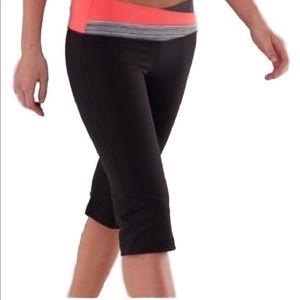 Black Lululemon Astro Crop